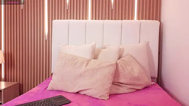 KimSensual  online show from 7, 5, 2026