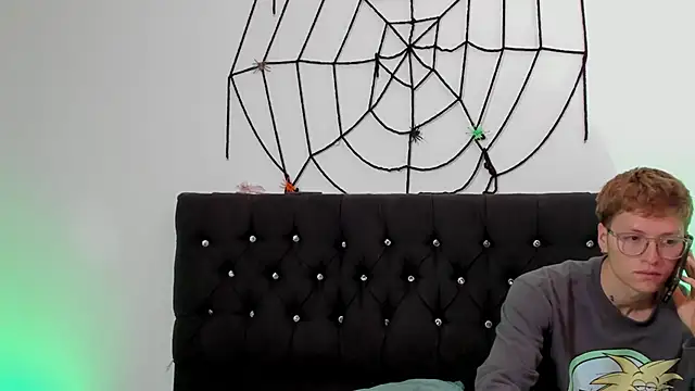 Snapshot of A_sexy_couple__ chatting on 6, 11, 2025 A sexy couple online show from 6, 11, 2025