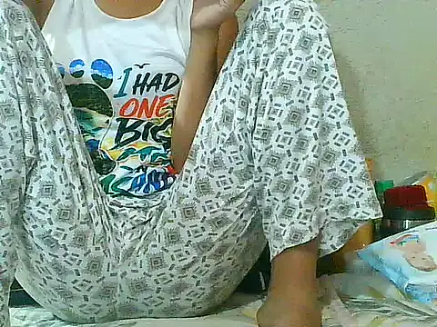 Snapshot of PinaySkinnyGirl chatting on 28, 6, 2026 PinaySkinnyGirl online show from 28, 6, 2026