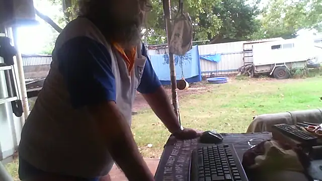 herbie010666 online show from 11, 5, 2026