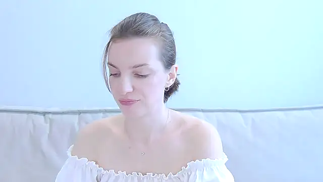 Snapshot of Beauty_Alex chatting on 8, 7, 2026 Beauty Alex online show from 8, 7, 2026