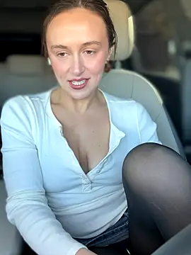 lunagirl13 online show from 31, 10, 2025