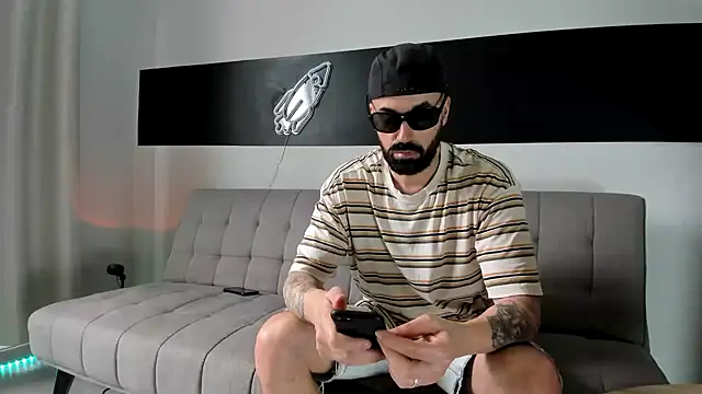 Snapshot of MattxFeet chatting on 23, 12, 2024 MattxFeet online show from 23, 12, 2024