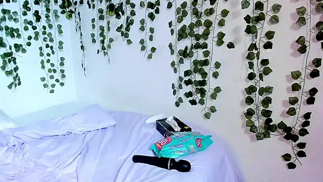 Snapshot of violeta_milleer chatting on 10, 1, 2025 violeta milleer online show from 10, 1, 2025