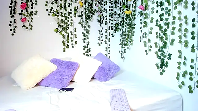 Snapshot of violeta_milleer chatting on 8, 3, 2025 violeta milleer online show from 8, 3, 2025