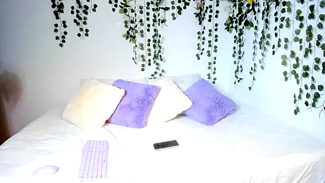 Snapshot of violeta_milleer chatting on 15, 3, 2025 violeta milleer online show from 15, 3, 2025