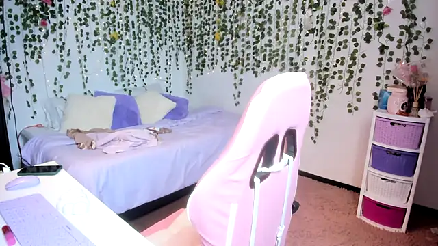 Snapshot of violeta_milleer chatting on 12, 9, 2025 violeta milleer online show from 12, 9, 2025