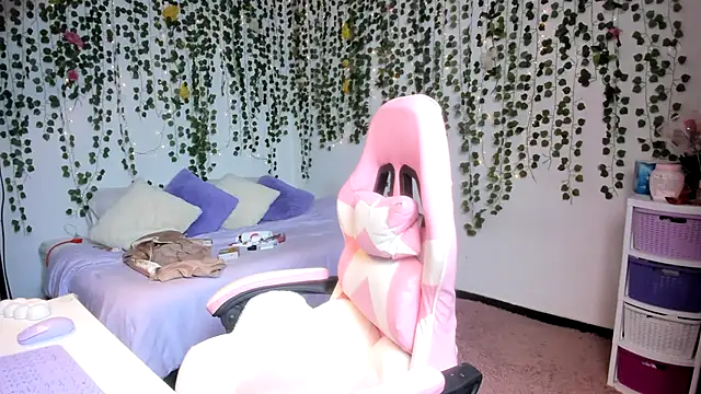 Snapshot of violeta_milleer chatting on 16, 9, 2025 violeta milleer online show from 16, 9, 2025