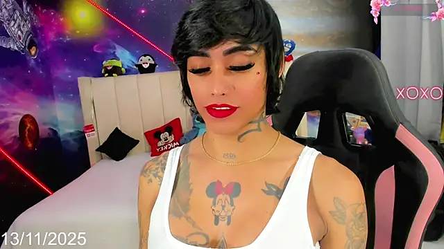 Nella Dolls online show from 13, 11, 2025