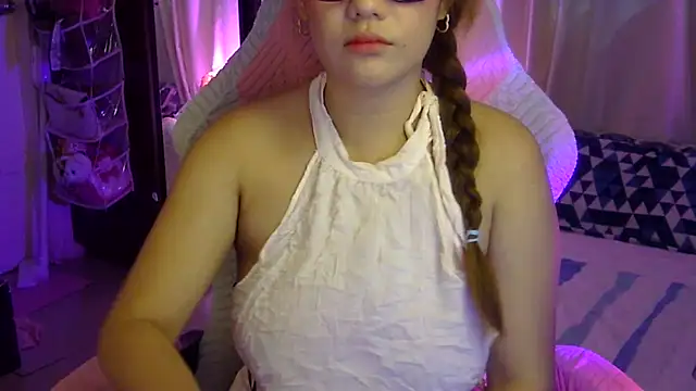 Snapshot of yourbabe_Brielle chatting on 9, 7, 2026 yourbabe Brielle online show from 9, 7, 2026