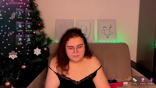 Snapshot of Curvy_Jane chatting on 13, 12, 2024 Curvy Jane online show from 13, 12, 2024