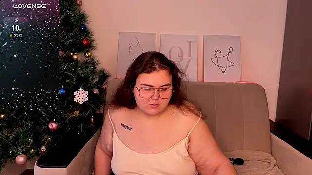 Snapshot of Curvy_Jane chatting on 15, 12, 2024 Curvy Jane online show from 15, 12, 2024