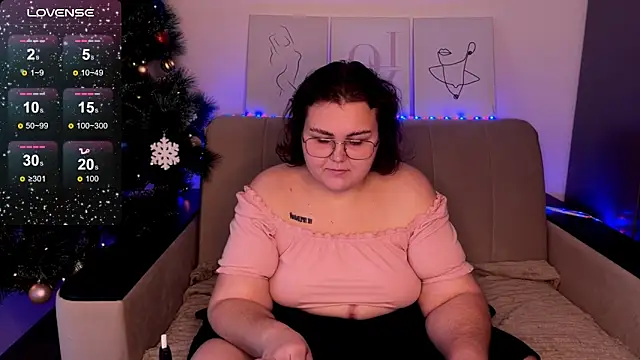 Snapshot of Curvy_Jane chatting on 27, 12, 2024 Curvy Jane online show from 27, 12, 2024