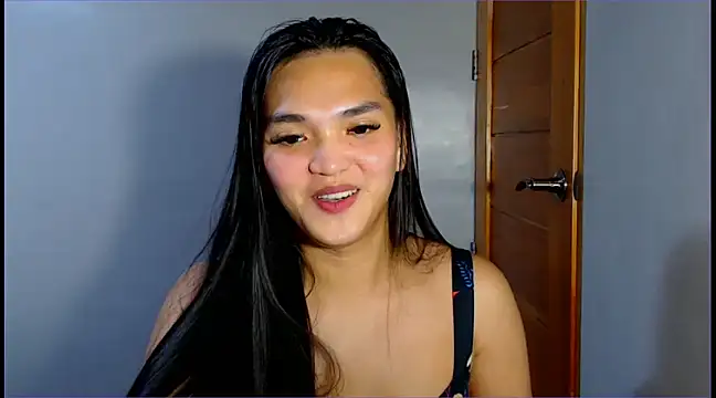 Snapshot of WONDERWOMAN2023 chatting on 12, 1, 2025 WONDERWOMAN2023 online show from 12, 1, 2025