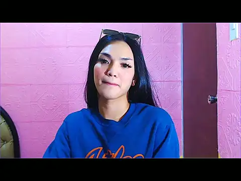 Snapshot of WONDERWOMAN2023 chatting on 7, 10, 2025 WONDERWOMAN2023 online show from 7, 10, 2025