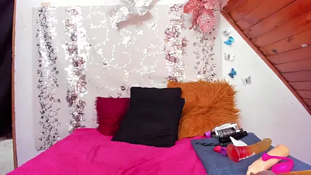 Hannaa32 online show from 1, 3, 2025