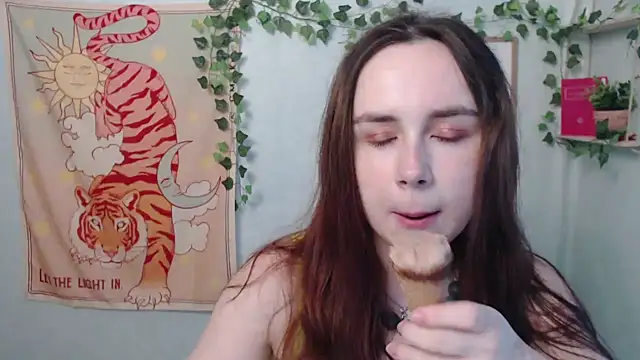 VeryVeryVeryShy  online show from 30, 6, 2026