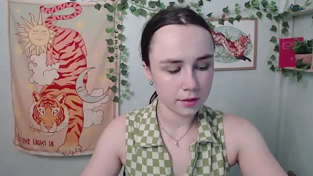 VeryVeryVeryShy  online show from 28, 7, 2026