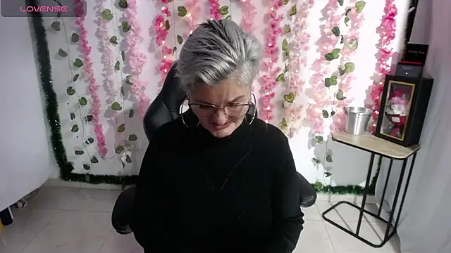 bety-cum2 online show from 15, 2, 2025