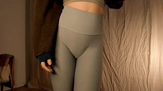 Snapshot of hee_jeen chatting on 21, 2, 2025 hee jeen online show from 21, 2, 2025