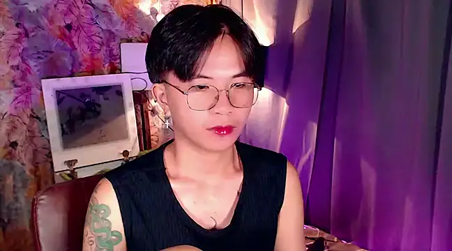 Snapshot of Sexy_Handsome_Drex chatting on 4, 1, 2025 Sexy Handsome Drex online show from 4, 1, 2025