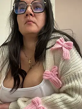 SWEETLILY18 online show from 28, 1, 2025