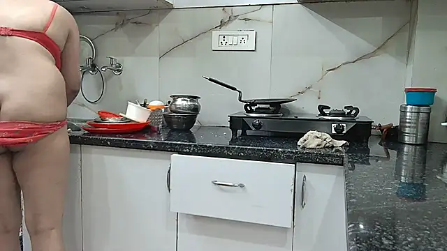 Zoya Varma004 online show from 4, 3, 2025