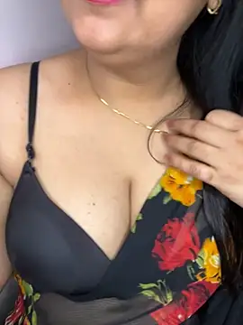 Zoya Varma004 online show from 28, 11, 2025