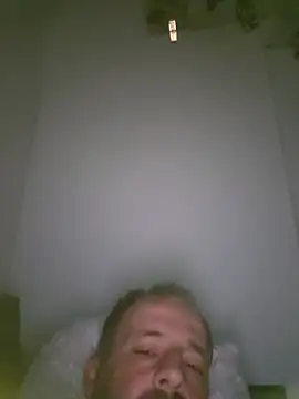 Snapshot of Paul10112 chatting on 20, 12, 2025 Paul10112 online show from 20, 12, 2025