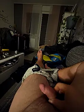 Snapshot of Paul10112 chatting on 7, 2, 2026 Paul10112 online show from 7, 2, 2026