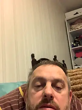 Snapshot of GHsveter chatting on 12, 10, 2025 GHsveter online show from 12, 10, 2025