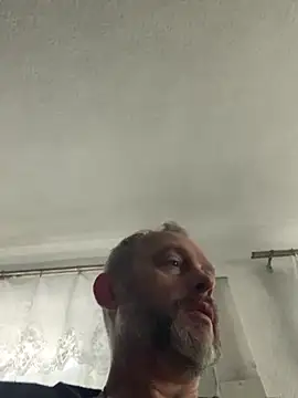 Snapshot of GHsveter chatting on 28, 10, 2025 GHsveter online show from 28, 10, 2025