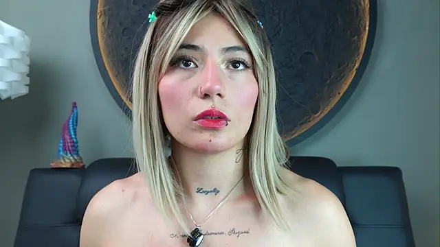 miss sharlotte18 online show from 22, 11, 2025