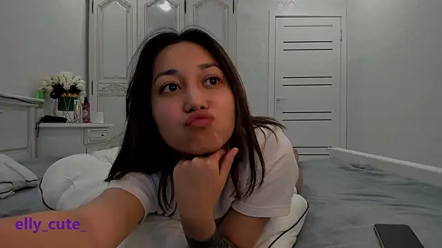 Elly Cute online show from 10, 12, 2024