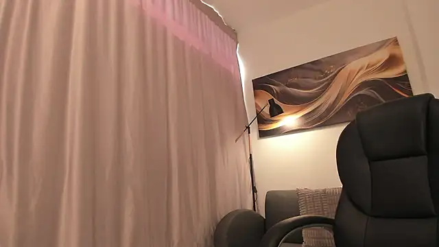 Snapshot of SALOME_F0X_ chatting on 7, 1, 2026 SALOME F0X online show from 7, 1, 2026