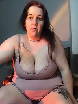 Snapshot of Lia-Bloom chatting on 23, 2, 2025 Lia-Bloom online show from 23, 2, 2025