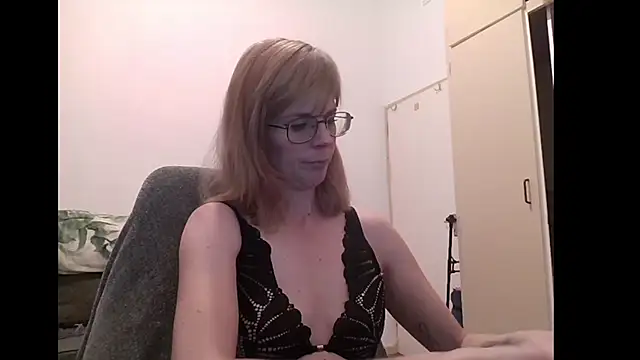 SavannaGirly online show from 10, 10, 2025
