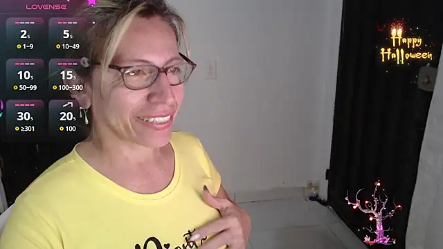 Chayla Ruiz online show from 10, 11, 2025