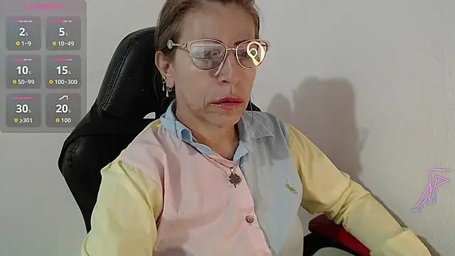 Chayla Ruiz online show from 25, 6, 2026
