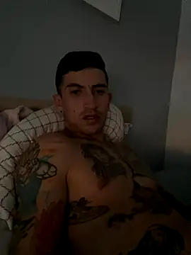 wethkisses online show from 7, 10, 2025