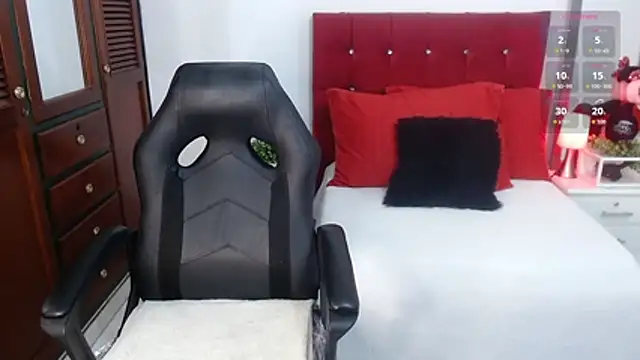 Wanda Milf online show from 13, 12, 2025