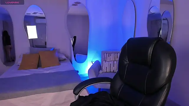 Snapshot of JadeEvansX chatting on 5, 1, 2025 JadeEvansX online show from 5, 1, 2025