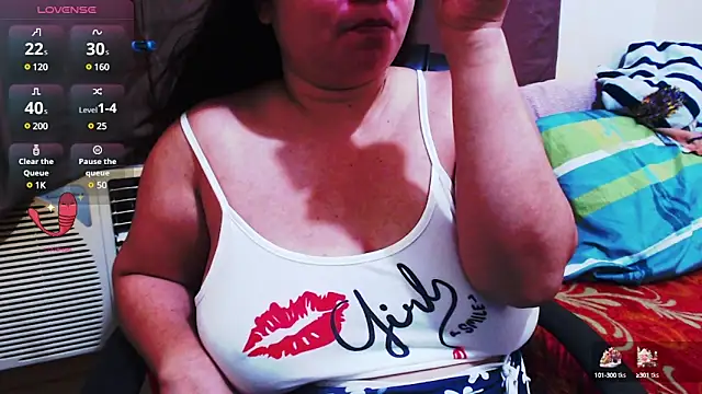 Alliayah Hollyx online show from 10, 2, 2025