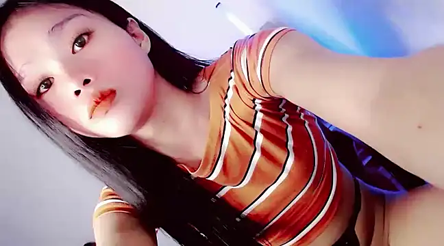 Snapshot of amomentoflust69 chatting on 18, 1, 2025 amomentoflust69 online show from 18, 1, 2025