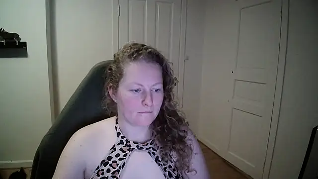 Girlnina-1995 online show from 5, 12, 2024