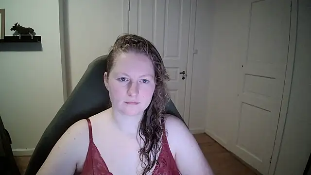 Girlnina-1995 online show from 9, 12, 2024