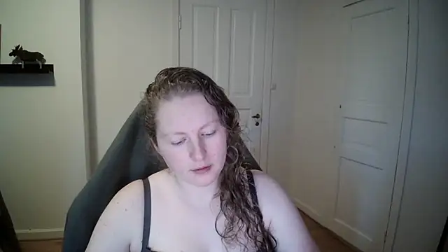 Girlnina-1995 online show from 12, 12, 2024