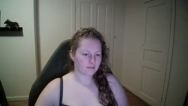 Girlnina-1995 online show from 12, 12, 2024