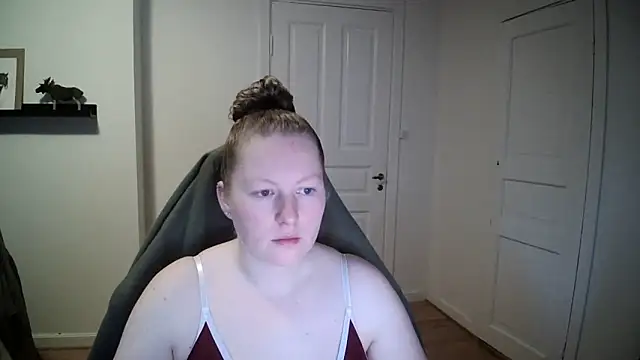 Girlnina-1995 online show from 16, 12, 2024