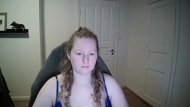 Girlnina-1995 online show from 6, 1, 2025